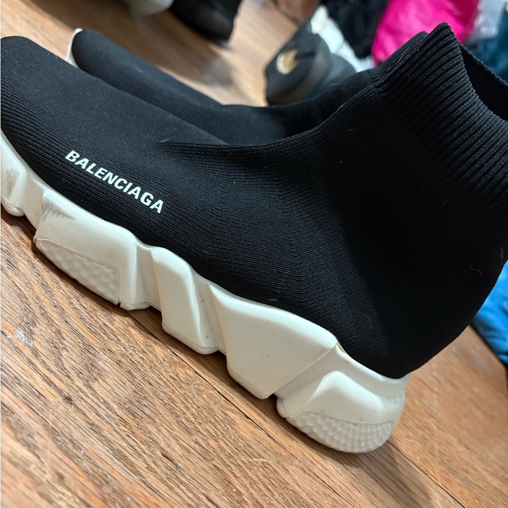 Balenciaga Black Knit Sneakers with White Sole - Picture 3 of 8